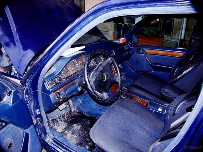 Mercedes E 200 1992, 426,000 km - 2.0 l - Bakı