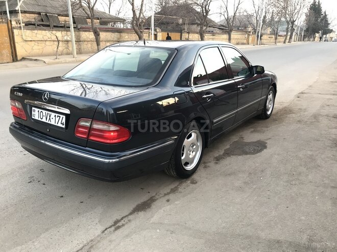 Mercedes E 280 2000, 321,000 km - 2.8 l - Bakı
