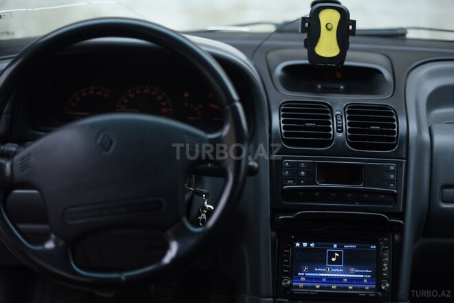 Renault Laguna 1994, 256,000 km - 2.0 l - Bakı