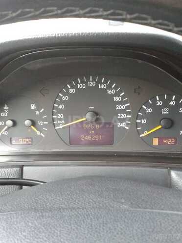 Mercedes E 240 1999, 246,291 km - 2.4 l - Bakı