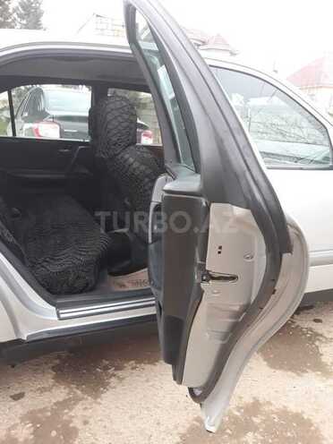 Mercedes E 200 1998, 275,000 km - 0.2 l - Masallı