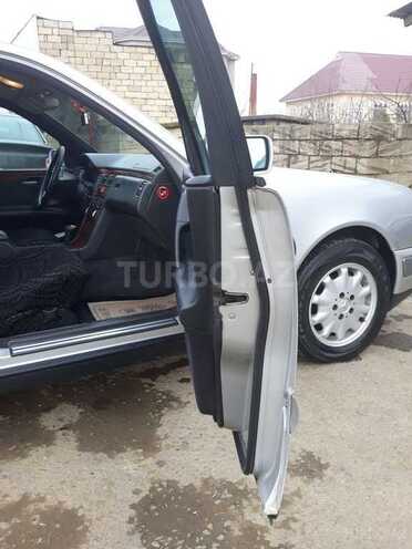 Mercedes E 200 1998, 275,000 km - 0.2 l - Masallı