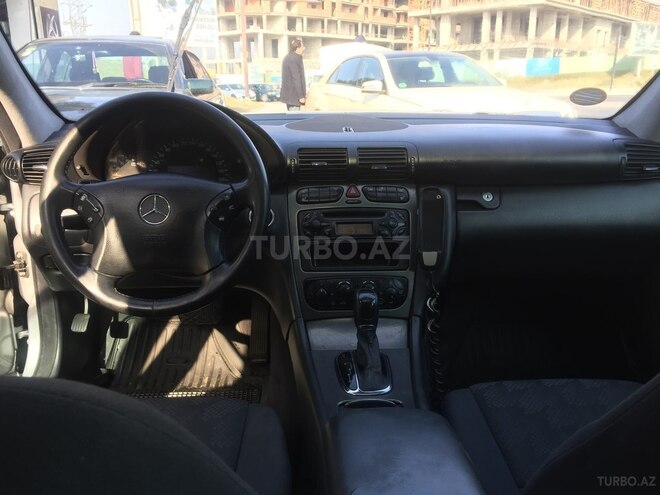 Mercedes C 270 2004, 272,343 km - 2.7 l - Bakı