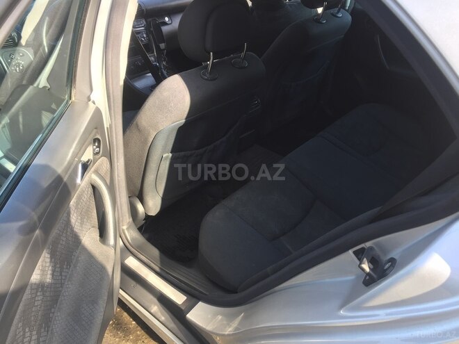 Mercedes C 270 2004, 272,343 km - 2.7 l - Bakı