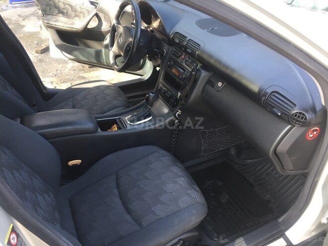 Mercedes C 270 2004, 272,343 km - 2.7 l - Bakı