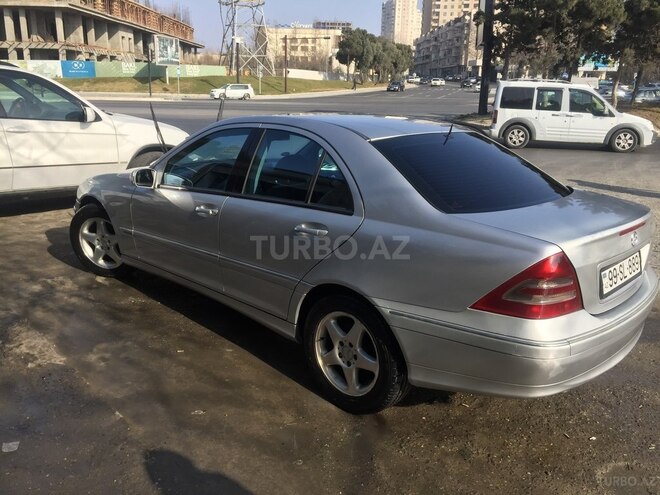 Mercedes C 270 2004, 272,343 km - 2.7 l - Bakı