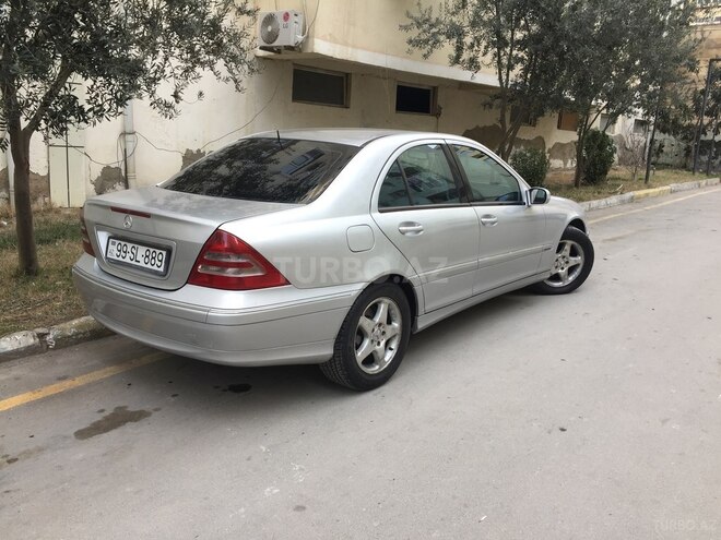 Mercedes C 270 2004, 272,343 km - 2.7 l - Bakı