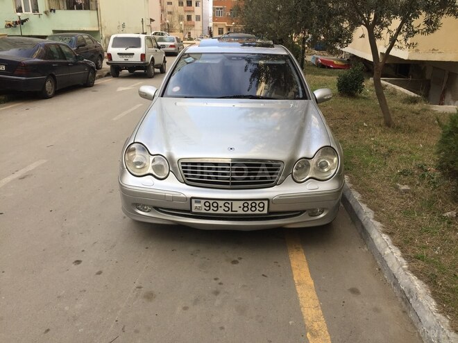 Mercedes C 270 2004, 272,343 km - 2.7 l - Bakı