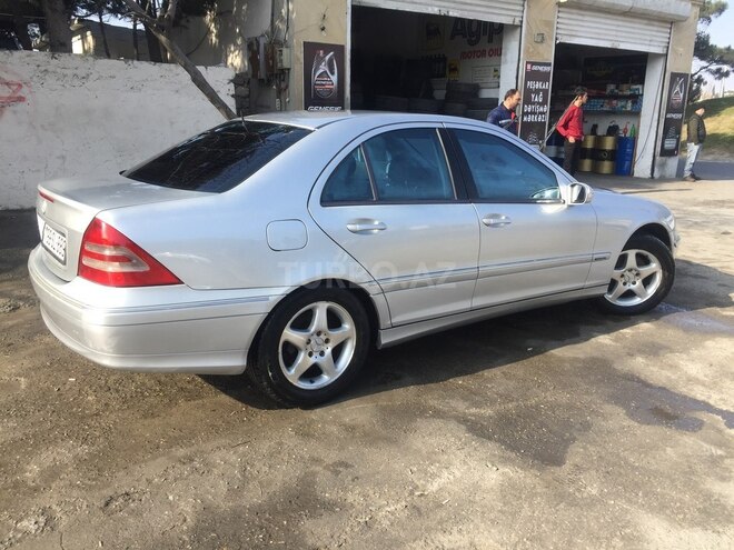 Mercedes C 270 2004, 272,343 km - 2.7 l - Bakı