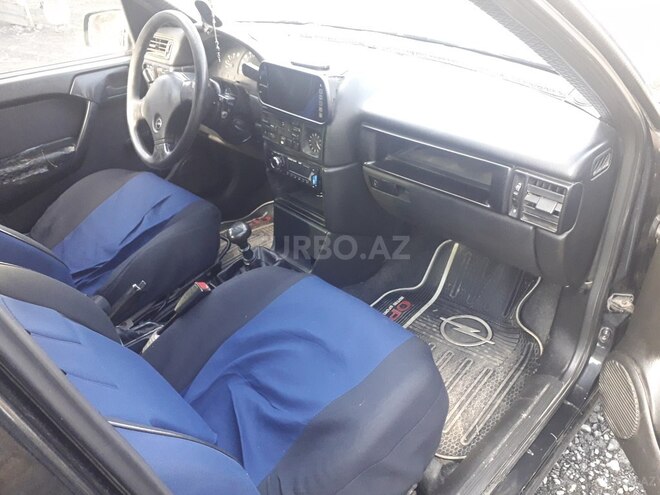 Opel Vectra 1992, 318,792 km - 1.6 l - Zaqatala