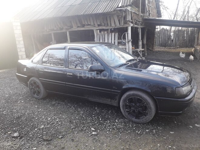 Opel Vectra 1992, 318,792 km - 1.6 l - Zaqatala