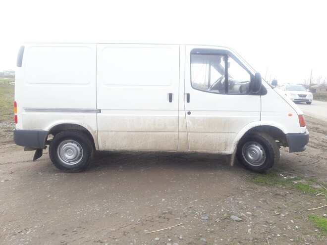 Ford Transit 1999, 310,000 km - 2.5 л - Saatlı