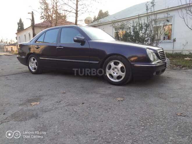 Mercedes E 240 2000, 354,000 km - 2.4 l - Balakən