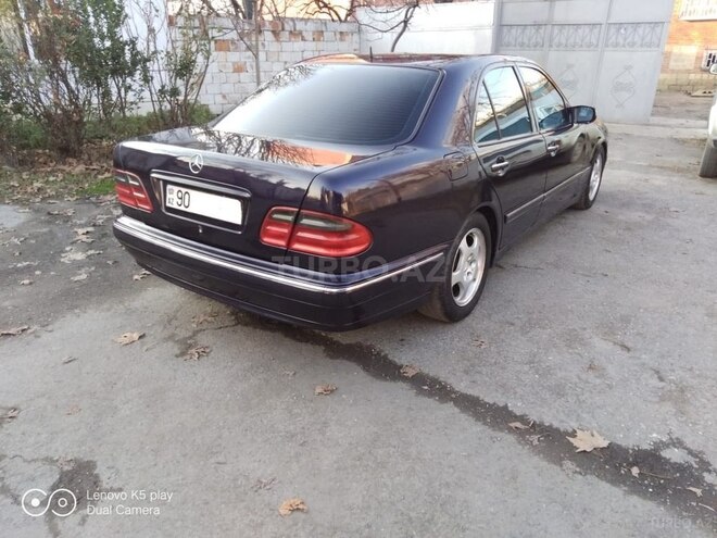 Mercedes E 240 2000, 354,000 km - 2.4 l - Balakən