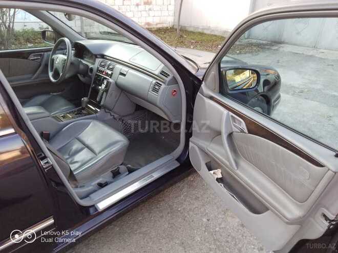 Mercedes E 240 2000, 354,000 km - 2.4 l - Balakən