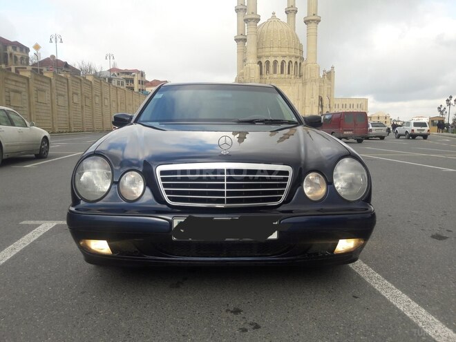 Mercedes E 220 2001, 279,000 km - 2.2 l - Bakı