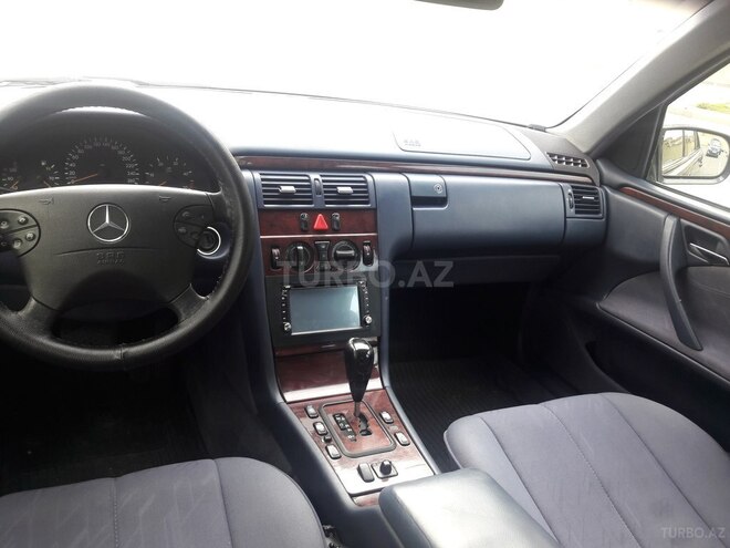 Mercedes E 220 2001, 279,000 km - 2.2 l - Bakı