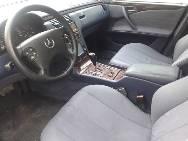 Mercedes E 220 2001, 279,000 km - 2.2 l - Bakı