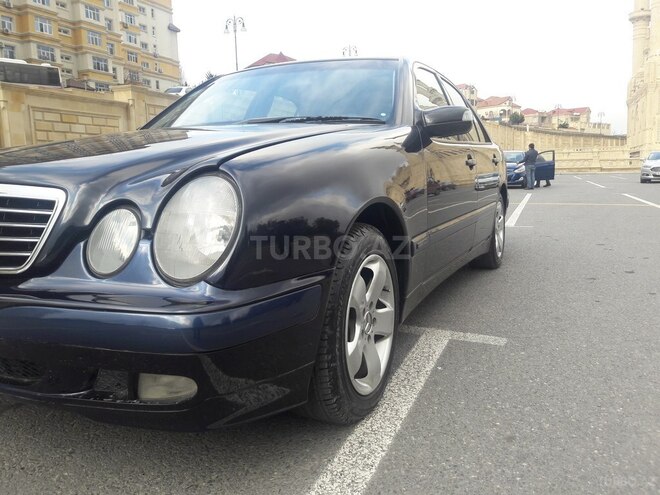 Mercedes E 220 2001, 279,000 km - 2.2 l - Bakı