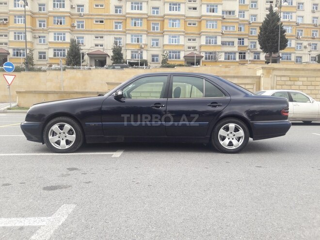 Mercedes E 220 2001, 279,000 km - 2.2 l - Bakı