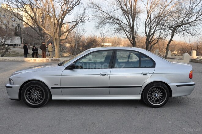 BMW 523 1999, 207,000 km - 2.5 l - Bakı
