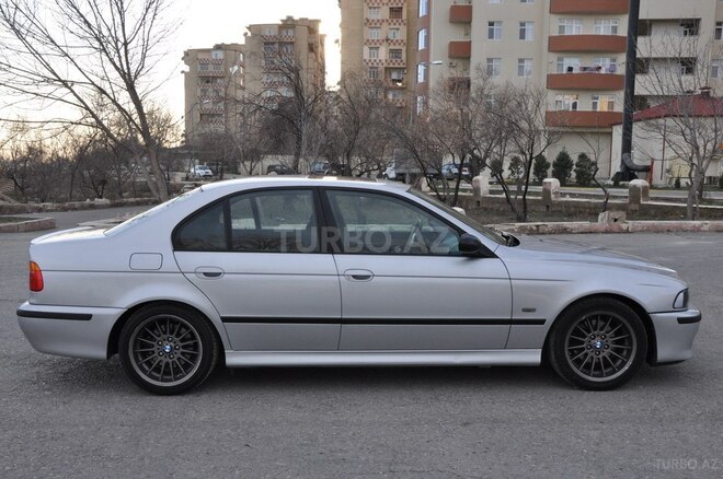 BMW 523 1999, 207,000 km - 2.5 l - Bakı