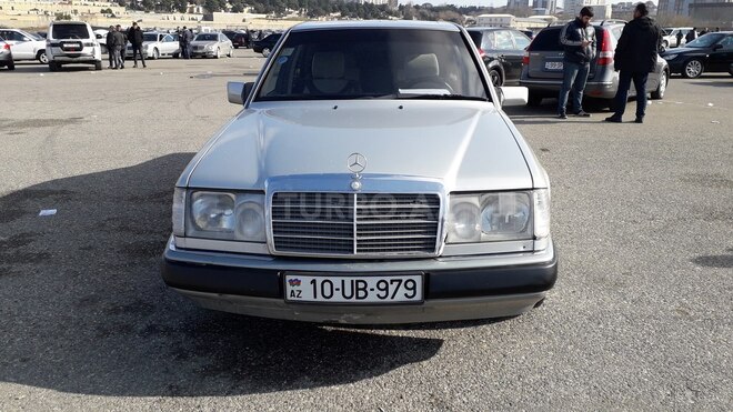 Mercedes E 230 1991, 293,000 km - 2.3 l - Bakı