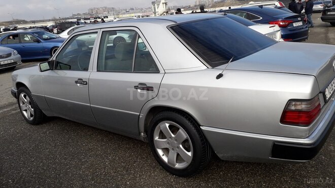 Mercedes E 230 1991, 293,000 km - 2.3 l - Bakı