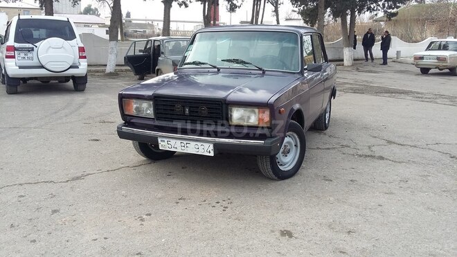 LADA (VAZ) 2107 2000, 150,000 km - 1.6 l - Salyan