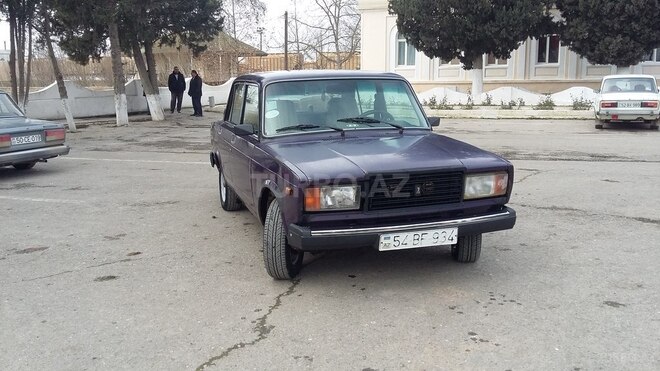 LADA (VAZ) 2107 2000, 150,000 km - 1.6 l - Salyan