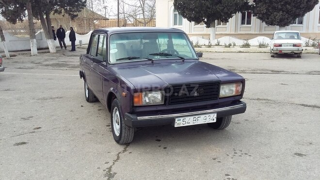 LADA (VAZ) 2107 2000, 150,000 km - 1.6 l - Salyan