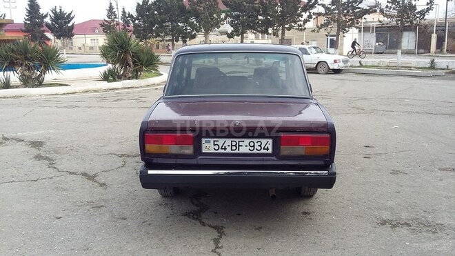 LADA (VAZ) 2107 2000, 150,000 km - 1.6 l - Salyan