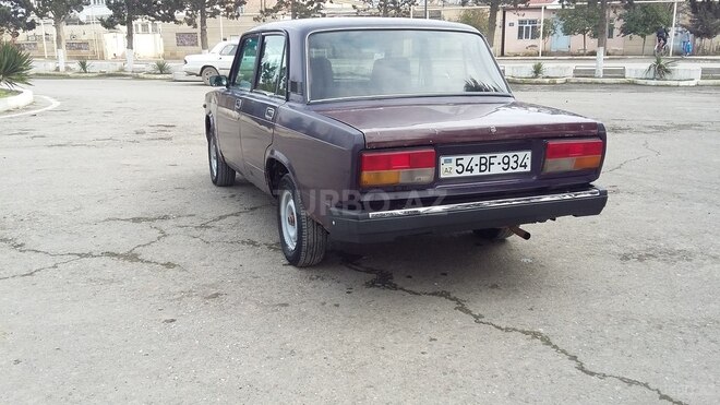 LADA (VAZ) 2107 2000, 150,000 km - 1.6 l - Salyan