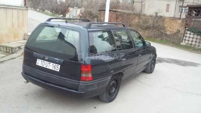 Opel Astra 1994, 410,000 km - 1.8 l - Bakı