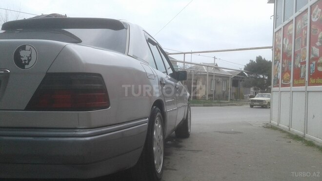 Mercedes E 220 1994, 753,659 km - 0.2 л - Bakı