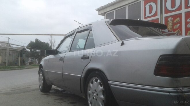 Mercedes E 220 1994, 753,659 km - 0.2 л - Bakı