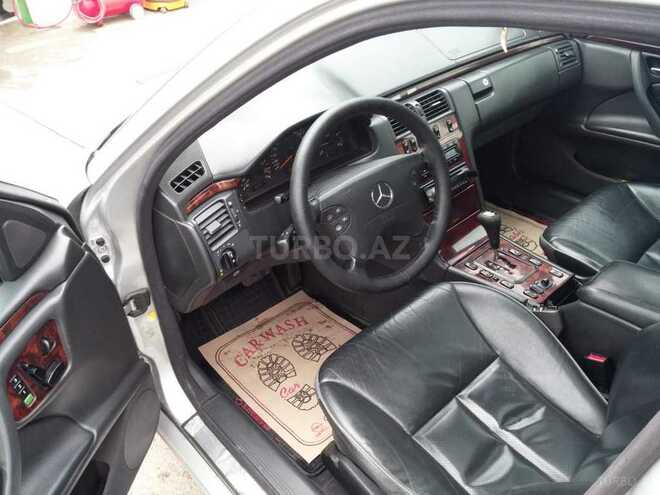 Mercedes E 320 2000, 380,000 km - 3.2 l - Bakı