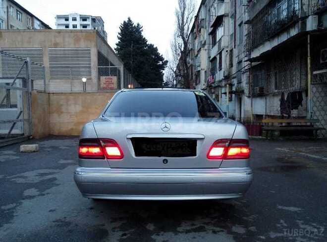 Mercedes E 320 2000, 380,000 km - 3.2 l - Bakı