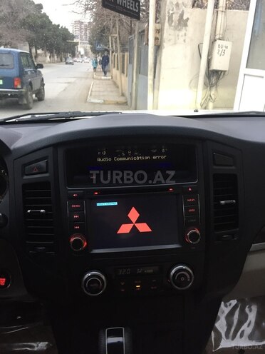 Mitsubishi Pajero 2010, 191,600 km - 3.5 л - Bakı