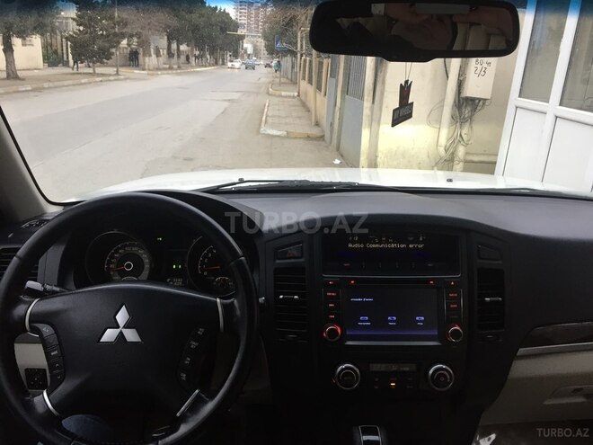 Mitsubishi Pajero 2010, 191,600 km - 3.5 л - Bakı