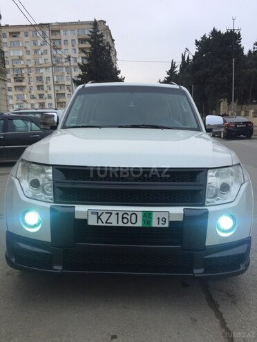 Mitsubishi Pajero 2010, 191,600 km - 3.5 л - Bakı