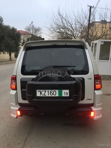 Mitsubishi Pajero 2010, 191,600 km - 3.5 л - Bakı