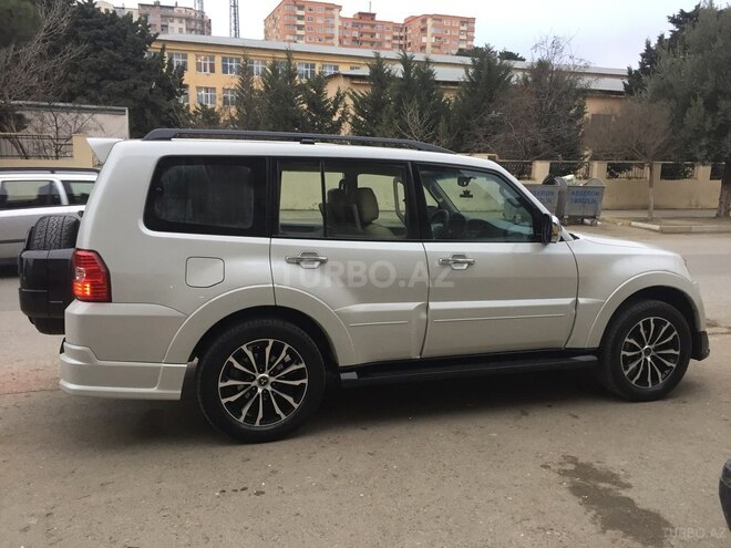 Mitsubishi Pajero 2010, 191,600 km - 3.5 л - Bakı
