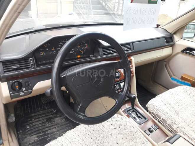 Mercedes E 230 1995, 256,000 km - 2.2 l - Şirvan