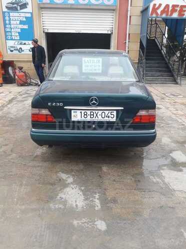 Mercedes E 230 1995, 256,000 km - 2.2 l - Şirvan