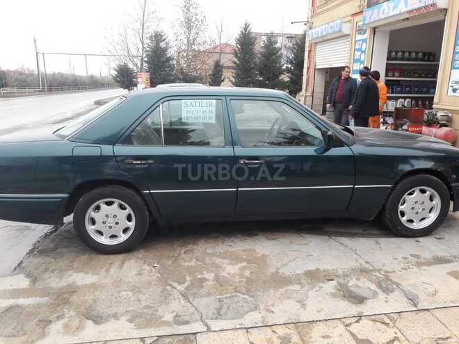 Mercedes E 230 1995, 256,000 km - 2.2 l - Şirvan
