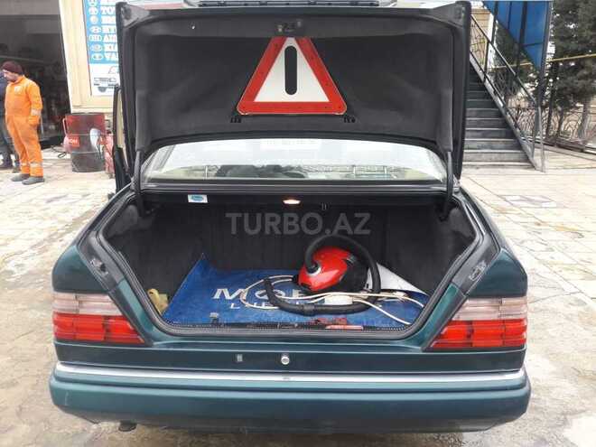 Mercedes E 230 1995, 256,000 km - 2.2 l - Şirvan