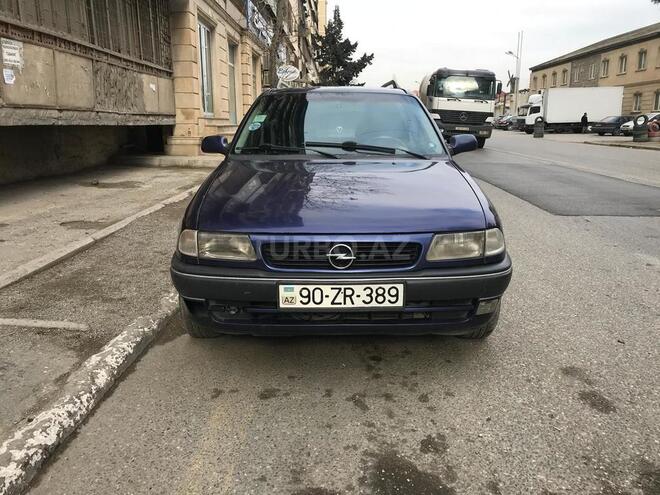 Opel Astra 1996, 200,000 km - 1.6 l - Bakı