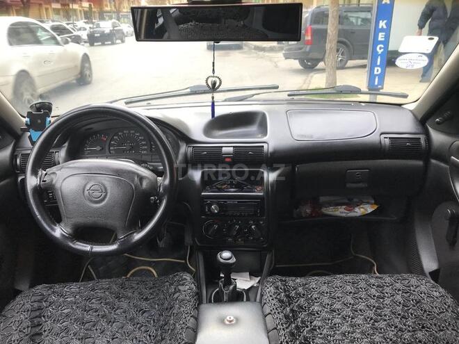 Opel Astra 1996, 200,000 km - 1.6 l - Bakı