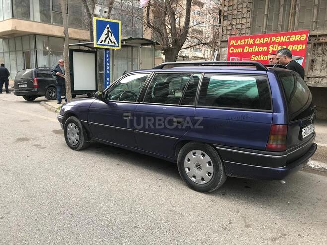 Opel Astra 1996, 200,000 km - 1.6 l - Bakı